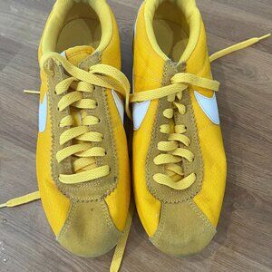 Women's Nike Cortez - Gold/Yellow Size 8